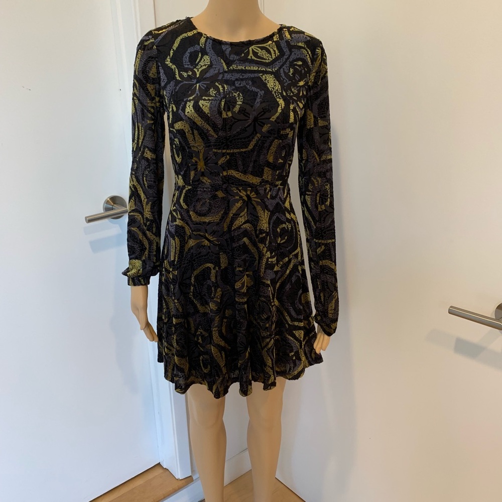 Romeo & Juliet Couture-Gold &black burnout dress